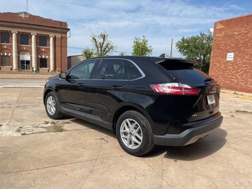 Black Metallic 2022 Ford Edge SEL