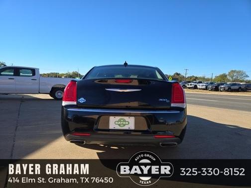 2017 Chrysler 300C Base