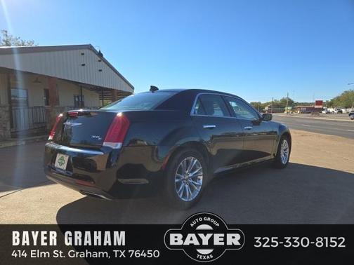 2017 Chrysler 300C Base