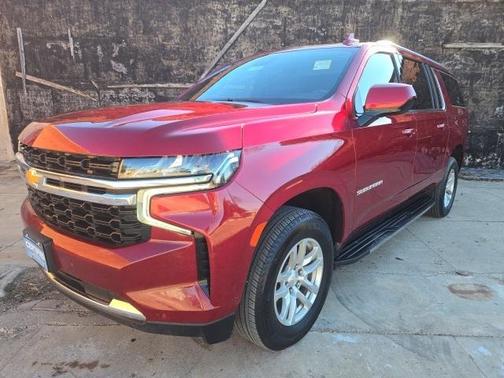 2023 Chevrolet Suburban LS