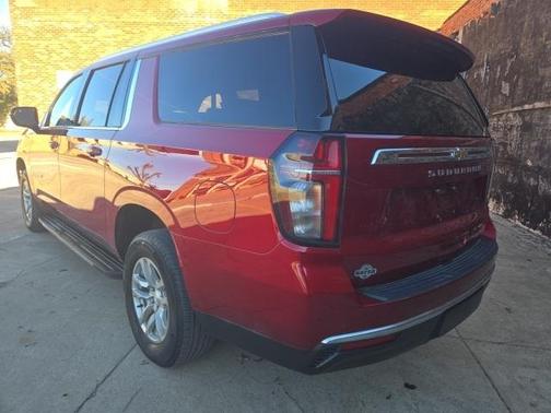 2023 Chevrolet Suburban LS