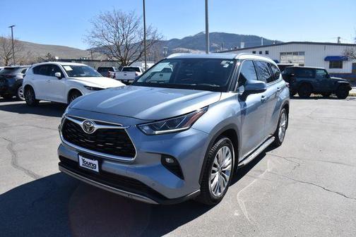Celestial Silver Metallic 2022 Toyota Highlander Platinum