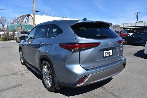 Celestial Silver Metallic 2022 Toyota Highlander Platinum
