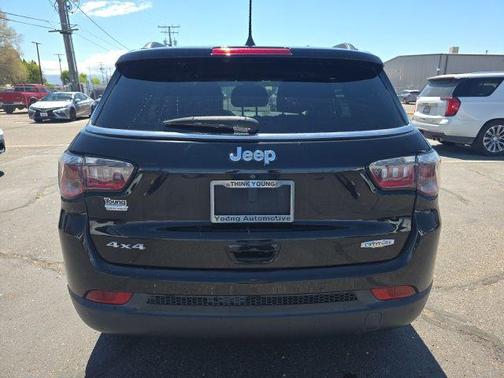 Diamond Black 2018 Jeep Compass Latitude