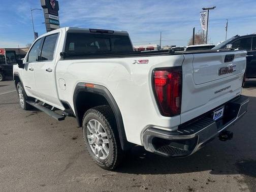 2022 GMC Sierra 2500 SLT
