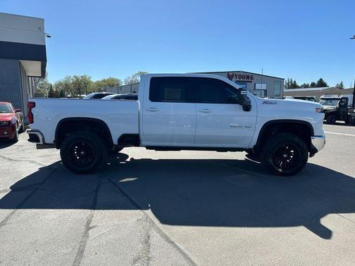 Summit White 2024 Chevrolet Silverado 2500 LT