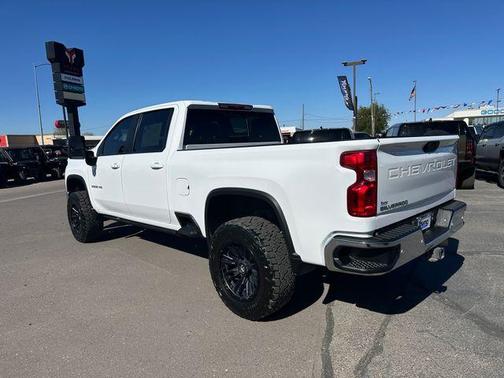 Summit White 2024 Chevrolet Silverado 2500 LT