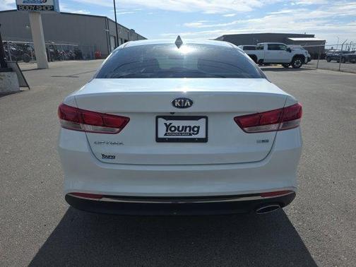 Snow White Pearl 2017 Kia Optima LX Turbo