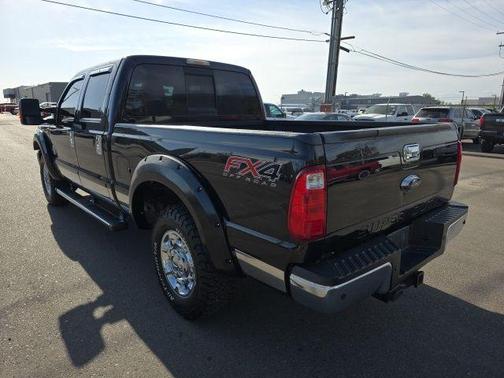 Black 2014 Ford F-250 Lariat