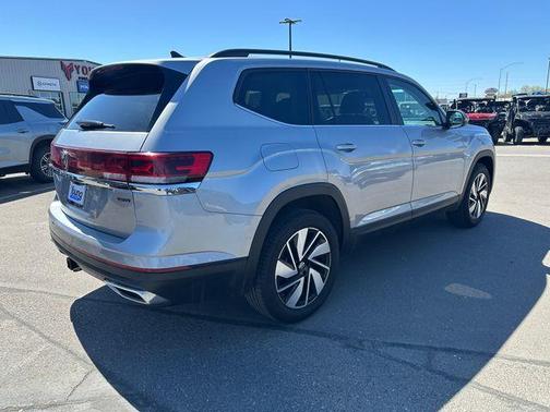 Silver Mist Metallic 2025 Volkswagen Atlas 2.0T SE