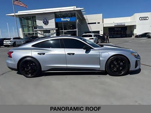 Florett Silver Metallic 2022 Audi e-tron GT Premium Plus