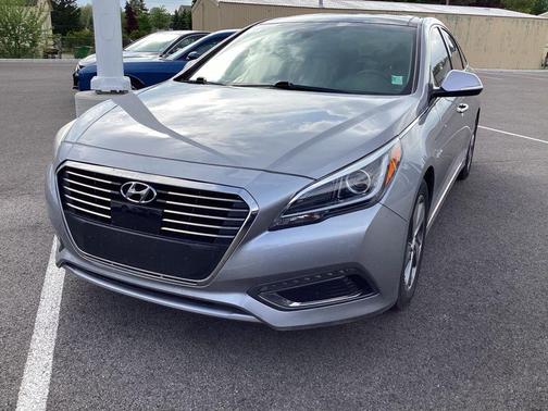 2017 Hyundai SONATA Hybrid Limited