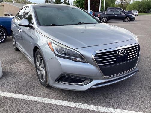 2017 Hyundai SONATA Hybrid Limited