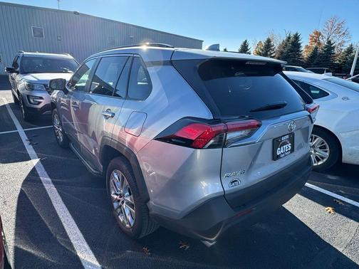 2025 Toyota RAV4 XLE Premium