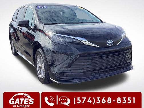 2025 Toyota Sienna LE