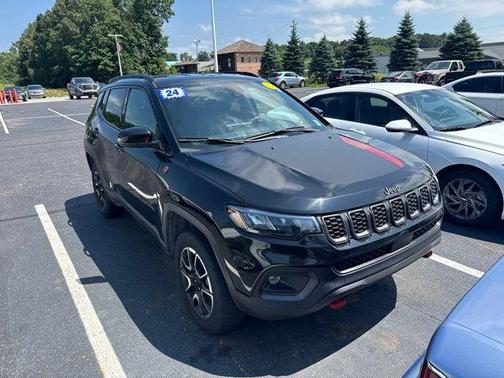 Diamond Black 2024 Jeep Compass Trailhawk