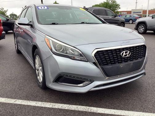 2017 Hyundai SONATA Hybrid SE