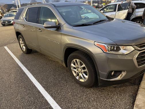 2021 Chevrolet Traverse LT Cloth