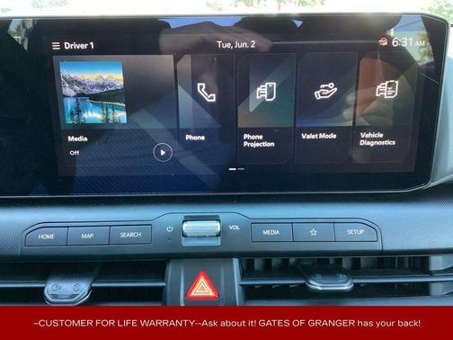 Aurora Black Pearl 2025 Kia K4