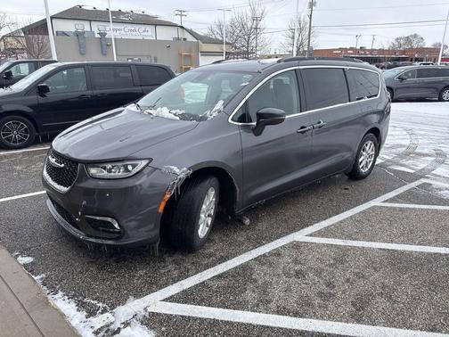 2022 Chrysler Pacifica Touring-L