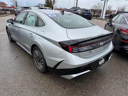 2025 Hyundai SONATA Hybrid SEL