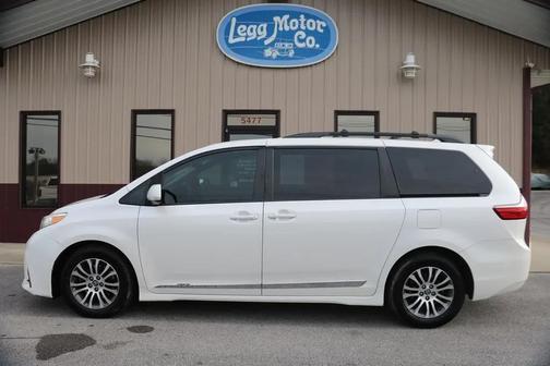 2019 Toyota Sienna XLE