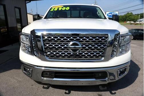 2017 Nissan Titan XD SV