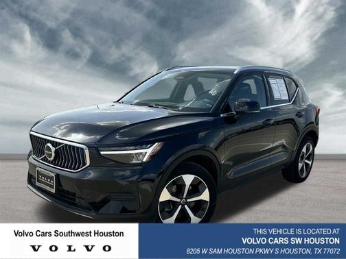 2025 Volvo XC40 B5 Core Bright Theme