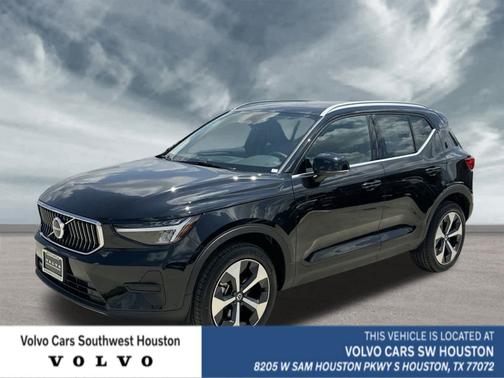 2025 Volvo XC40 B5 Core Bright Theme