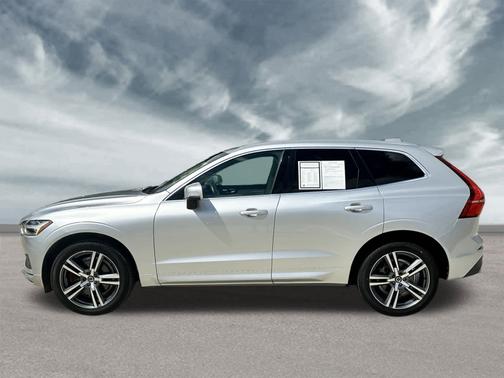2021 Volvo XC60 T6 Momentum