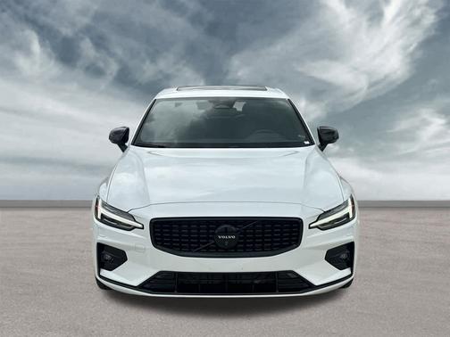2024 Volvo S60 B5 Plus Black Edition