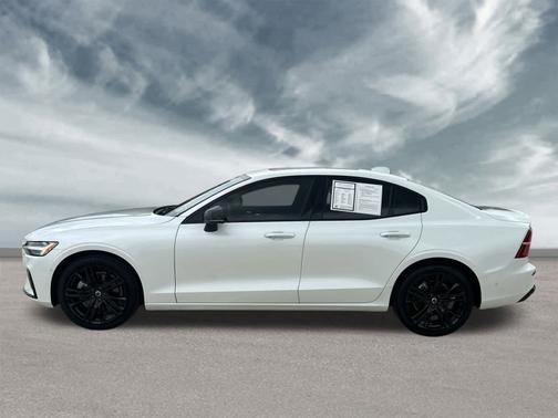 2024 Volvo S60 B5 Plus Black Edition
