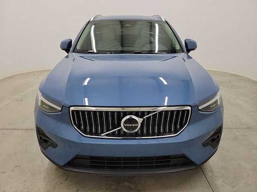 2024 Volvo XC40 Plus