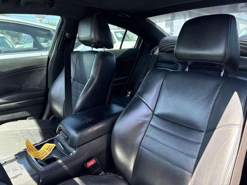 Pitch Black 2013 Dodge Charger R/T