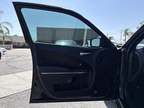 Pitch Black 2013 Dodge Charger R/T