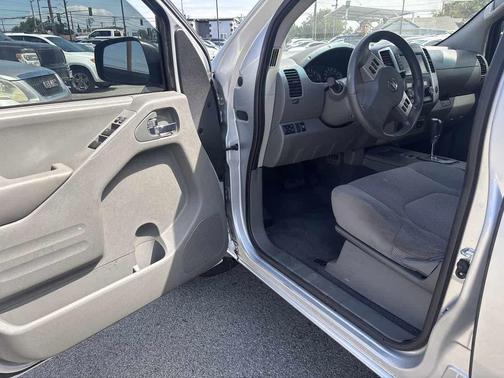 2021 Nissan Frontier SV
