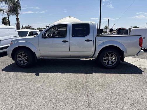 2021 Nissan Frontier SV