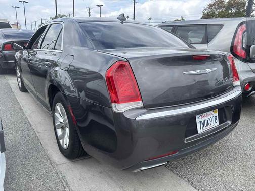 2015 Chrysler 300 Limited