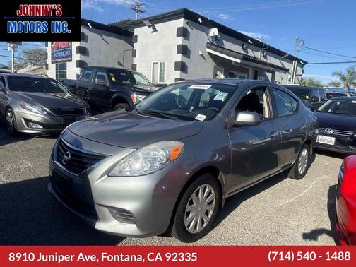 Magnetic Gray Metallic 2013 Nissan Versa 1.6 S