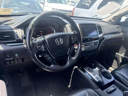 Lunar Silver Metallic 2016 Honda Pilot Touring