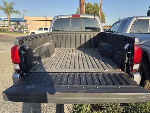 2018 Toyota Tacoma SR