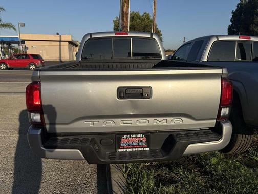 2018 Toyota Tacoma SR