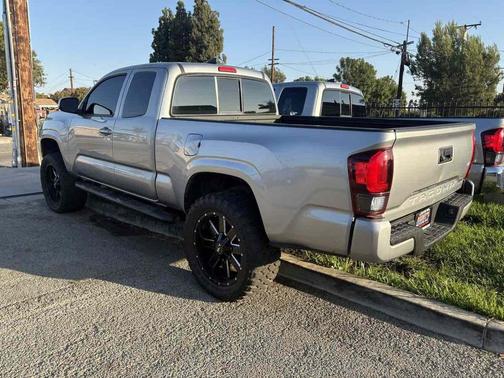 2018 Toyota Tacoma SR