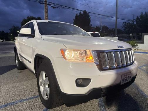 Stone White 2011 Jeep Grand Cherokee Laredo