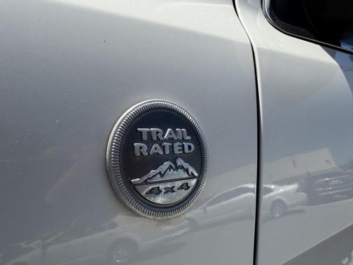 Stone White 2011 Jeep Grand Cherokee Laredo