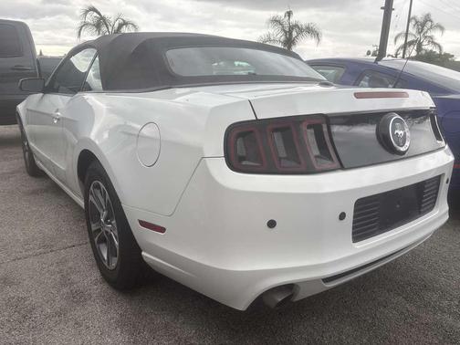2014 Ford Mustang V6