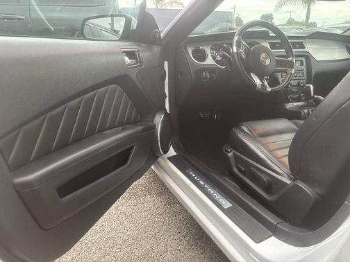 2014 Ford Mustang V6