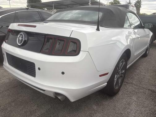 2014 Ford Mustang V6