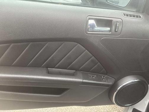 2014 Ford Mustang V6