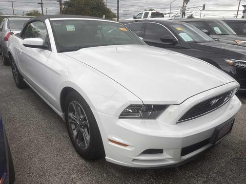 2014 Ford Mustang V6
